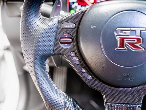 Used 2015 Nissan GT-R Premium AWD/4WD image 47