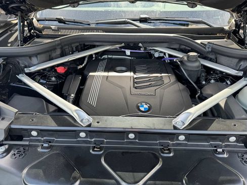 Used 2022 BMW X5 xDrive40i w/ Parking Assistance Package AWD/4WD image 28