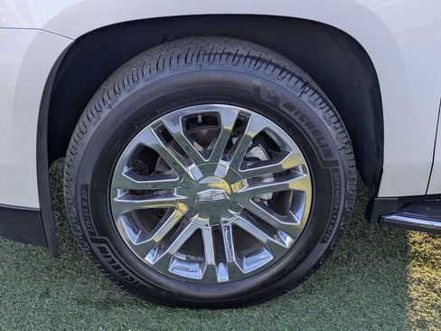 Used 2017 Cadillac Escalade ESV 4WD image 21