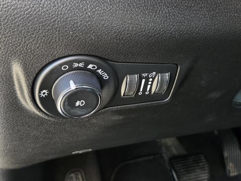 Used 2025 Jeep Compass Limited AWD/4WD image 19