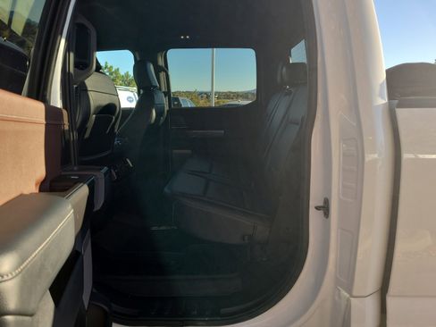 Certified 2022 Ford F150 Lariat w/ Equipment Group 502A High image 17