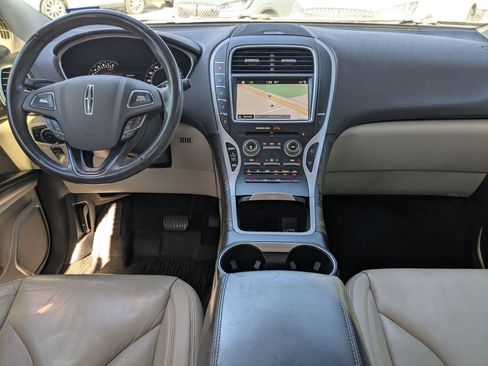 Used 2017 Lincoln MKX Select w/ Select Plus Package image 21