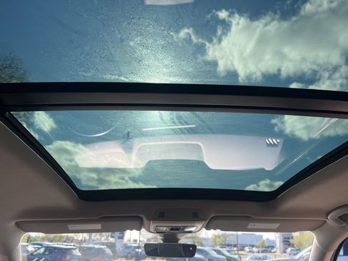 Used 2024 Volkswagen Atlas SEL Premium R-Line image 23