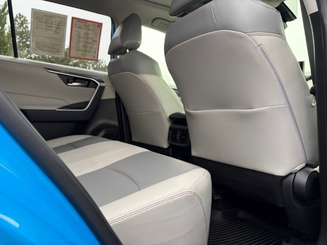 Used 2020 Toyota RAV4 XLE Premium AWD/4WD image 18