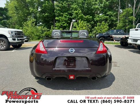 Used 2010 Nissan 370Z Touring RWD image 7