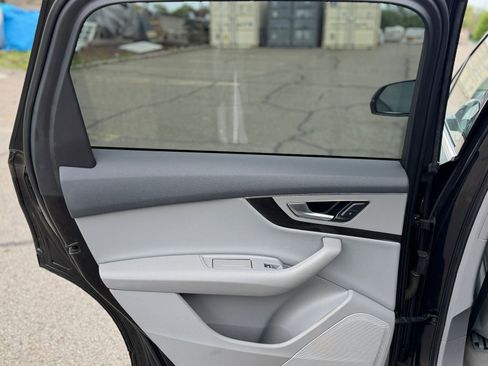 Used 2019 Audi Q7 2.0T Premium w/ Cold Weather Package AWD/4WD image 23