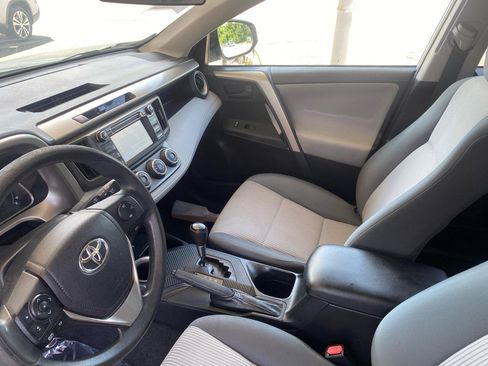 Used 2014 Toyota RAV4 LE FWD image 12