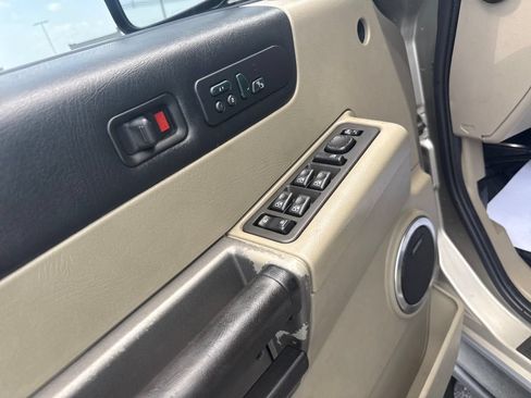 Used 2003 HUMMER H2 w/ Preferred Equipment Group AWD/4WD image 14