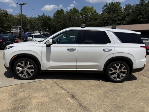 Used 2021 Hyundai Palisade SEL w/ Premium Package FWD image 2