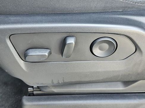 Used 2022 Chevrolet Silverado 1500 LT image 20