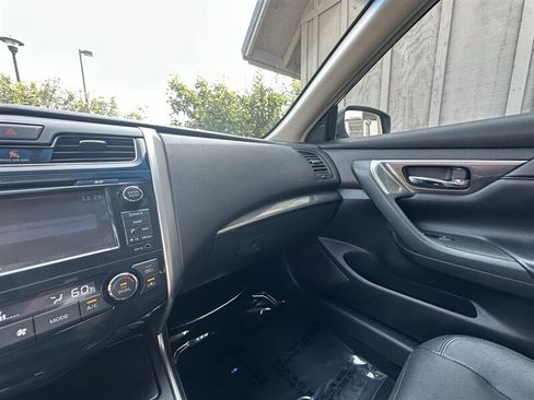 Used 2013 Nissan Altima 2.5 SL w/ Technology Pkg FWD image 17
