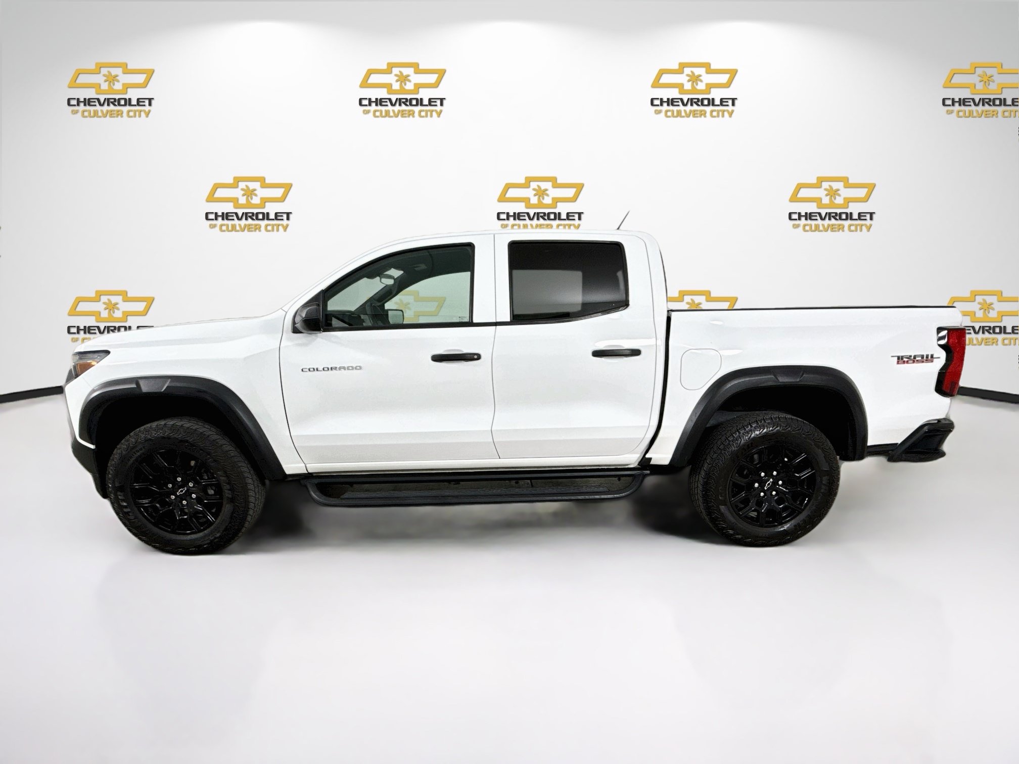 Used 2024 Chevrolet Colorado Trail Boss w/ Advanced Trailering Package AWD/4WD image 5