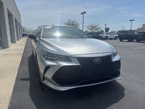 Certified 2019 Toyota Avalon Touring w/ Advanced Safety Package FWD image 3