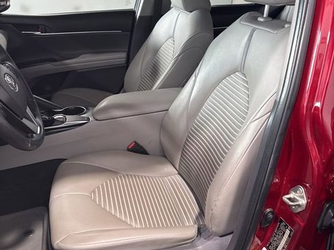 Used 2018 Toyota Camry SE FWD image 32