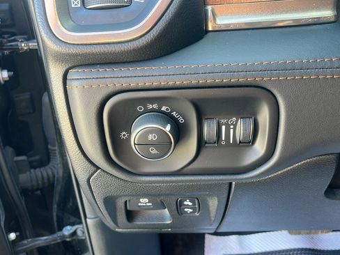 Used 2020 RAM 1500 Limited AWD/4WD image 11