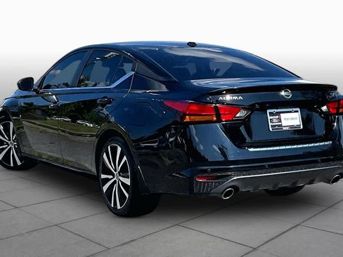 Used 2021 Nissan Altima 2.5 SR w/ SR Premium Package FWD image 12