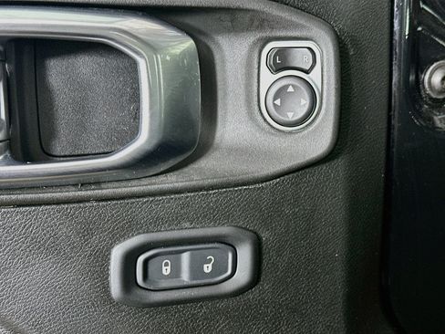 Used 2023 Jeep Wrangler Unlimited Rubicon 4xe AWD/4WD image 15