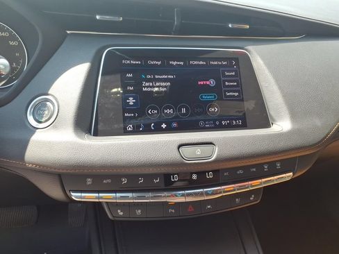Used 2023 Cadillac XT4 Premium Luxury FWD image 9