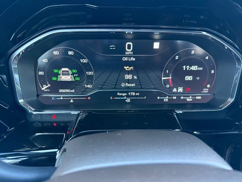 Used 2023 GMC Sierra 1500 SLT w/ SLT Premium Plus Package image 18