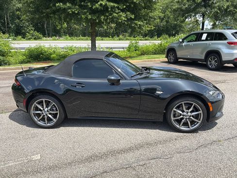 Used 2021 MAZDA MX-5 Miata Grand Touring RWD image 8