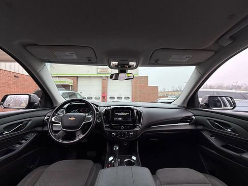 Used 2018 Chevrolet Traverse LT image 18