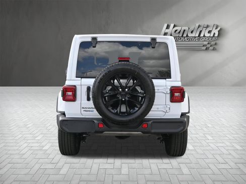 Used 2025 Jeep Wrangler Sahara w/ Safety Group image 9