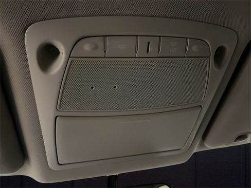 Used 2018 Nissan Rogue SV w/ Premium Package image 23