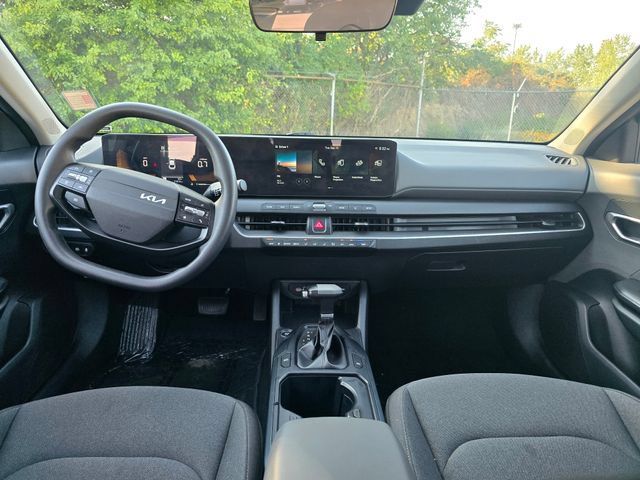 Used 2025 Kia K4 FWD image 12