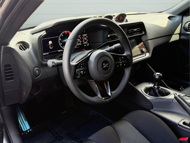 Used 2025 Nissan Z Sport w/ Floor Mat Package RWD image 10