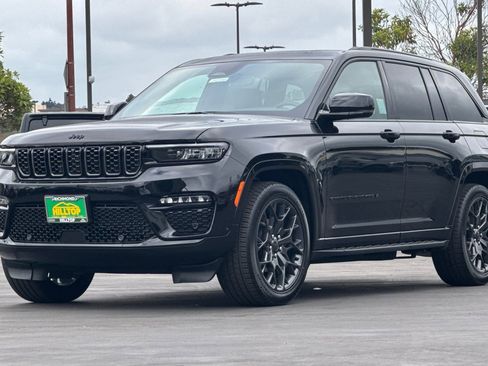 New 2025 Jeep Grand Cherokee Summit image 9