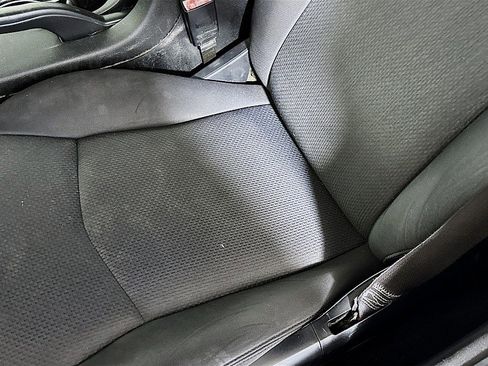 Used 2013 Chrysler 200 Touring FWD image 18