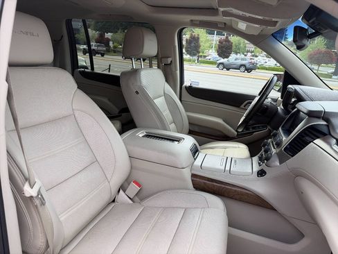 Used 2019 GMC Yukon XL Denali w/ Denali Ultimate Package AWD/4WD image 21