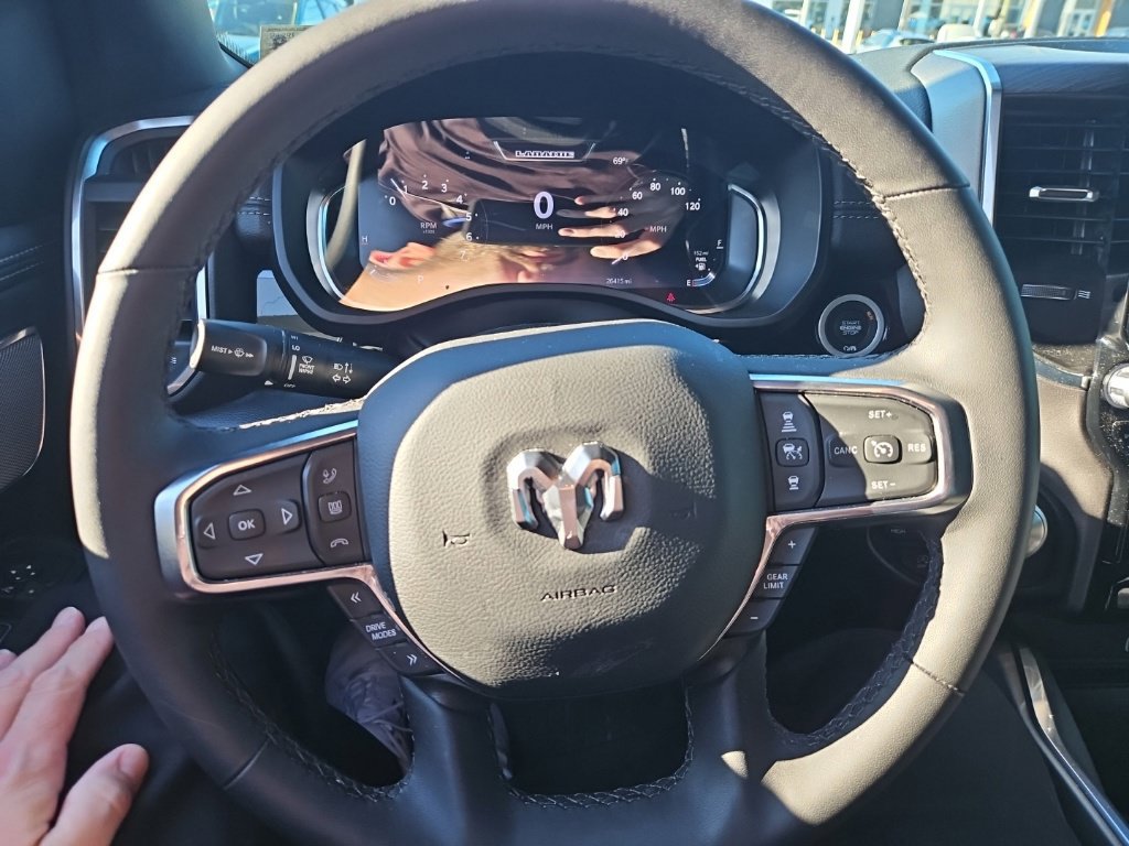 Used 2025 RAM 1500 Laramie AWD/4WD image 10
