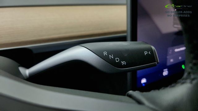 Used 2025 Tesla Model Y Long Range RWD image 60