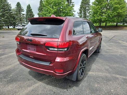 Used 2018 Jeep Grand Cherokee Altitude AWD/4WD image 6
