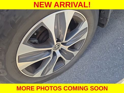 Used 2023 Toyota Highlander XLE image 10