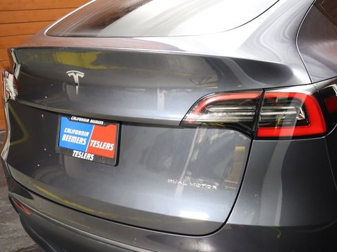 Used 2023 Tesla Model Y Long Range image 15