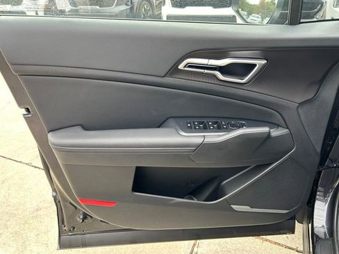 Used 2026 Kia Sportage EX image 11