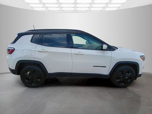 Used 2019 Jeep Compass Latitude AWD/4WD image 9