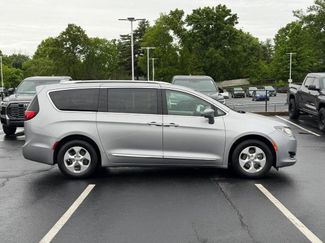 Used 2017 Chrysler Pacifica Touring-L Plus FWD video 2