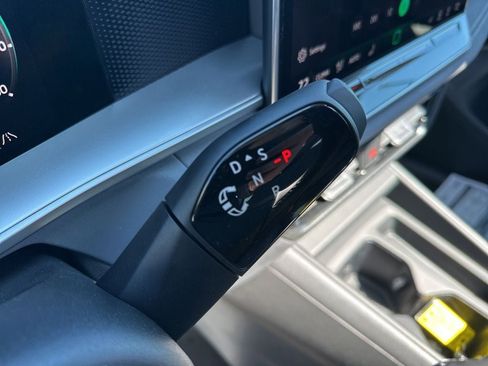 New 2026 Volkswagen Tiguan SE AWD/4WD image 23
