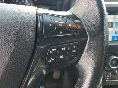 Used 2017 Ford Explorer XLT w/ Equipment Group 202A image 18