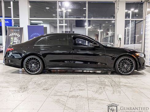 Used 2022 Mercedes-Benz S 580 4MATIC Sedan w/ AMG Line Package image 9