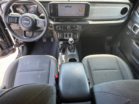 Used 2025 Jeep Wrangler Sport AWD/4WD image 21