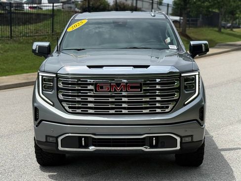 Used 2025 GMC Sierra 1500 Denali w/ Denali Reserve Package AWD/4WD image 10