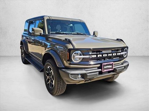 New 2025 Ford Bronco Outer Banks image 7