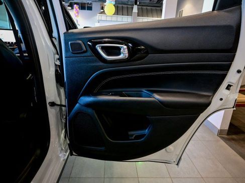 Used 2022 Jeep Compass High Altitude image 24