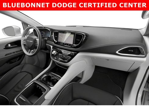 Used 2023 Chrysler Pacifica Touring-L FWD image 10