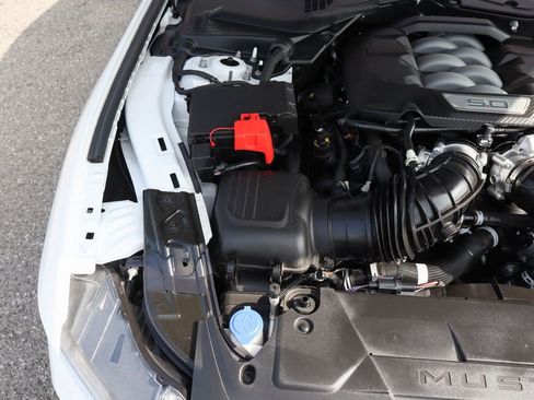 Used 2025 Ford Mustang GT RWD image 12