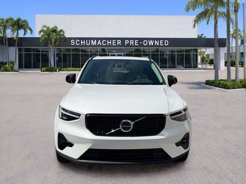 Certified 2025 Volvo XC40 B5 Ultra w/ Protection Package Premier AWD/4WD image 2